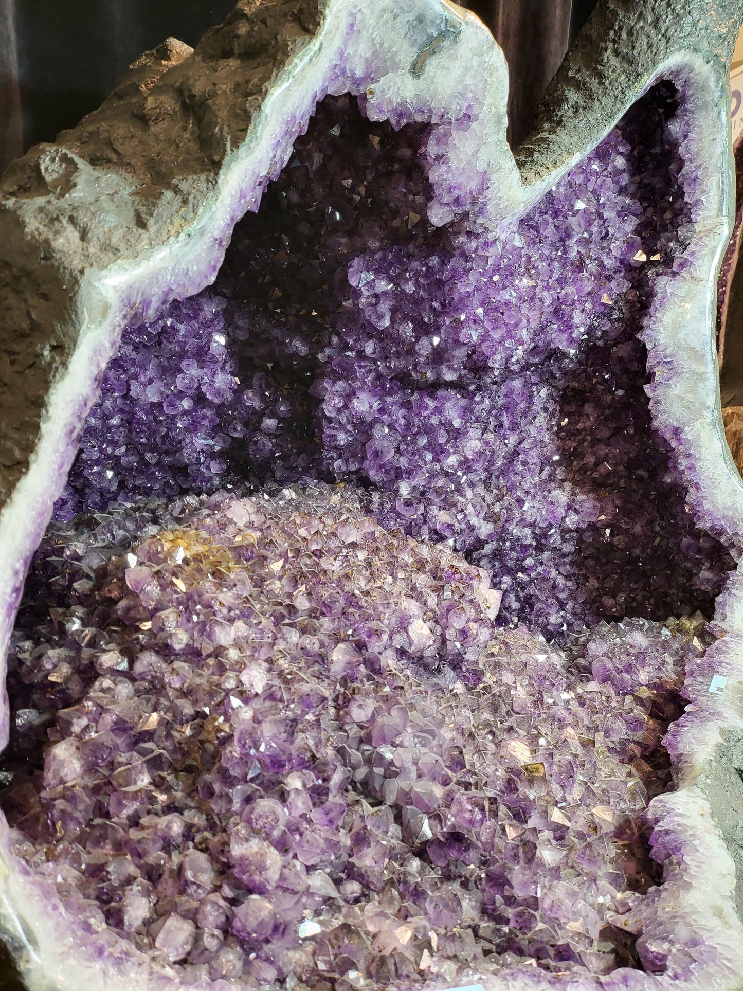 Amethist grot geode van 568 kg uit Brazilie