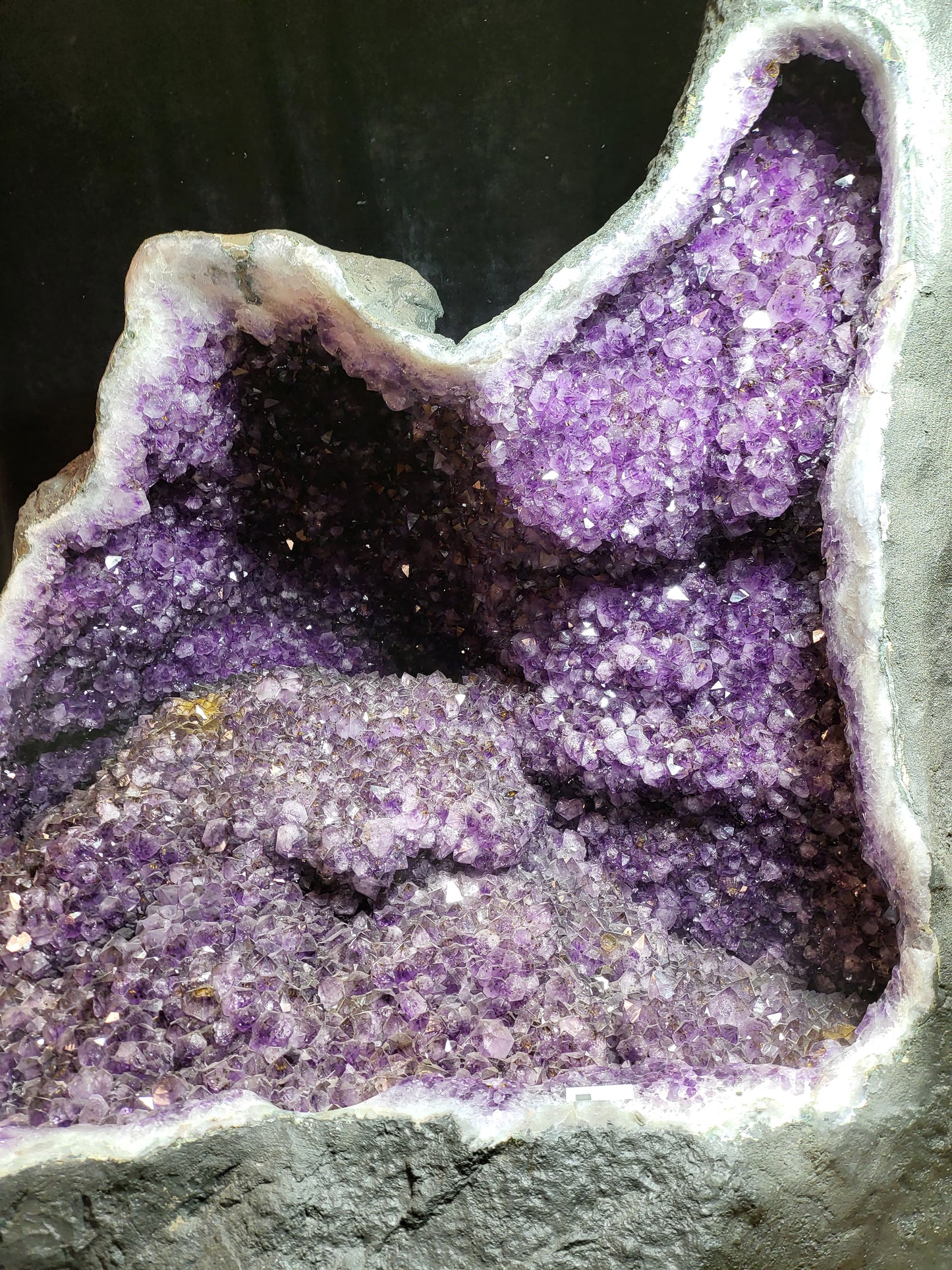 Amethist grot geode van 568 kg uit Brazilie