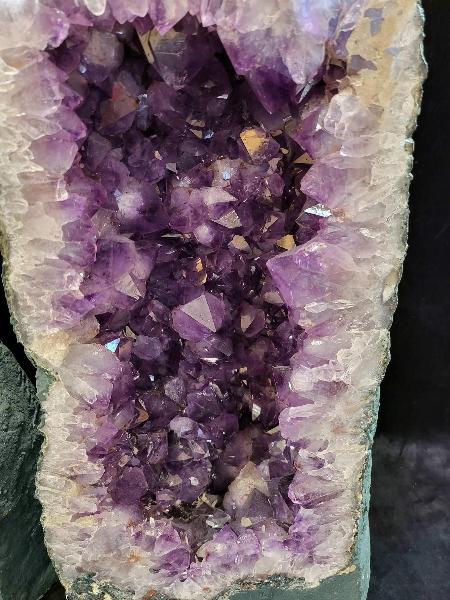 Uniek Amethist geode paar met 2 verschillende kamers