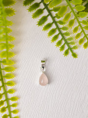 Zilveren rozenkwarts hanger druppel