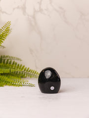 Zwarte toermalijn sculpturen