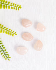 Rozenkwarts trommelsteen