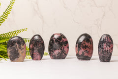 Rhodoniet sculpturen