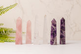 Edelsteen obelisk (Rozenkwarts, Amethist, Bergkristal)