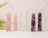 Edelsteen obelisk (Rozenkwarts, Amethist, Bergkristal)