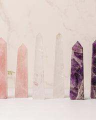 Edelsteen obelisk (Rozenkwarts, Amethist, Bergkristal)
