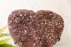 Ruw amethist hart op standaard