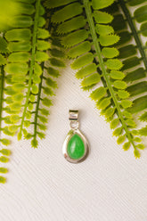 Zilveren jade druppel hanger