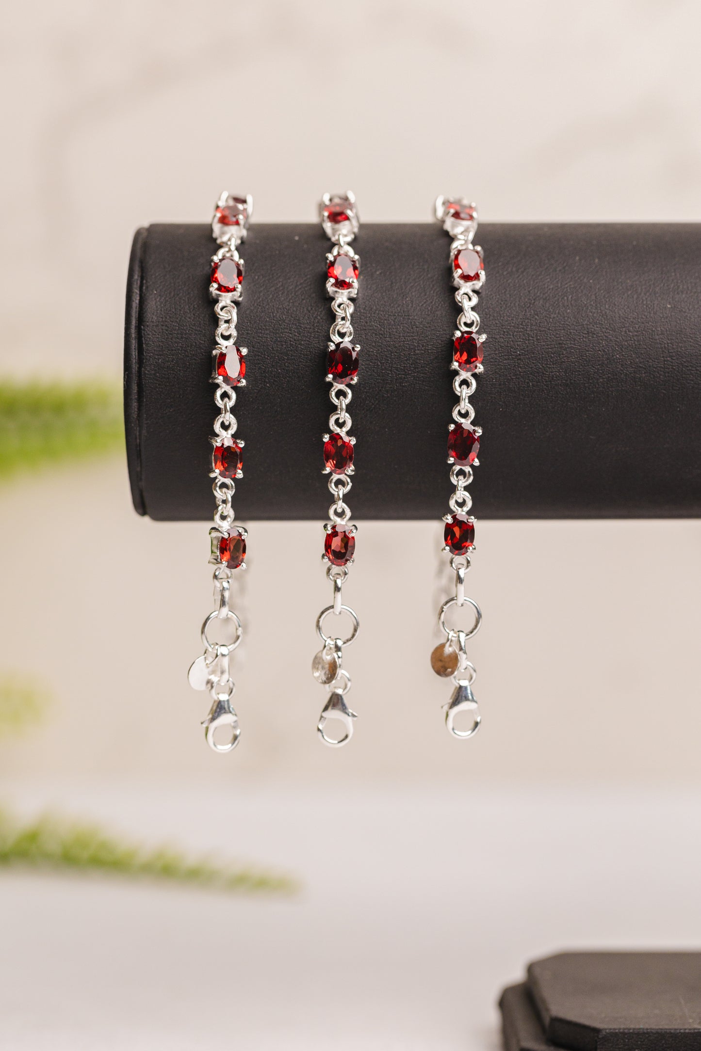 Zilveren granaat armband ovaal