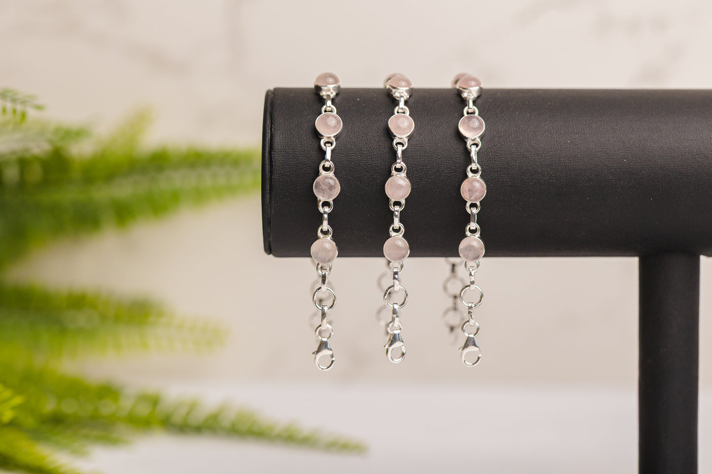 Zilveren rozenkwarts armband rond