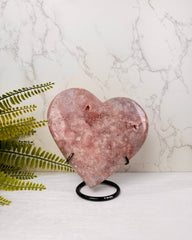 Roze Amethist hart op standaard