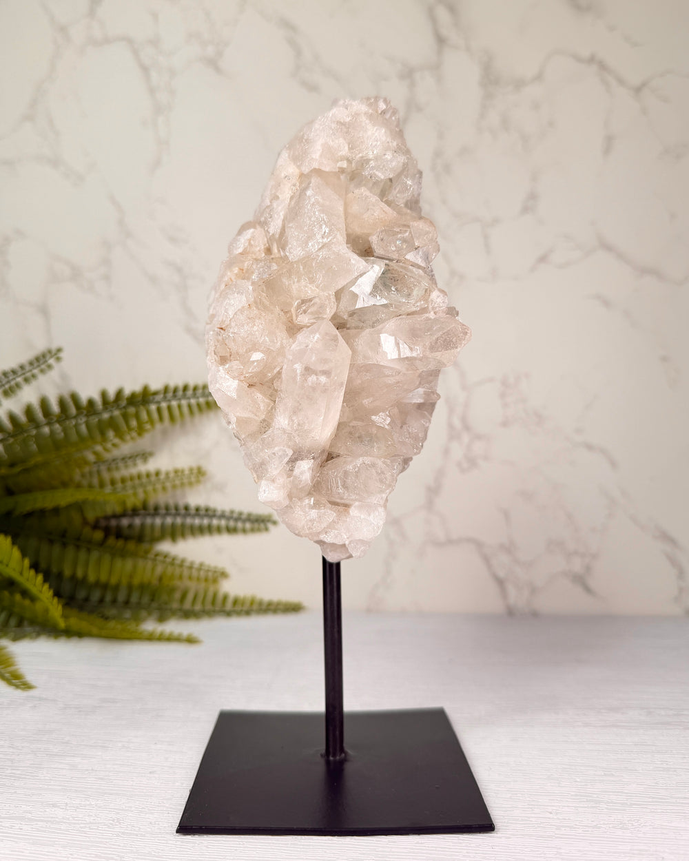 Bergkristal op standaard nummer 3