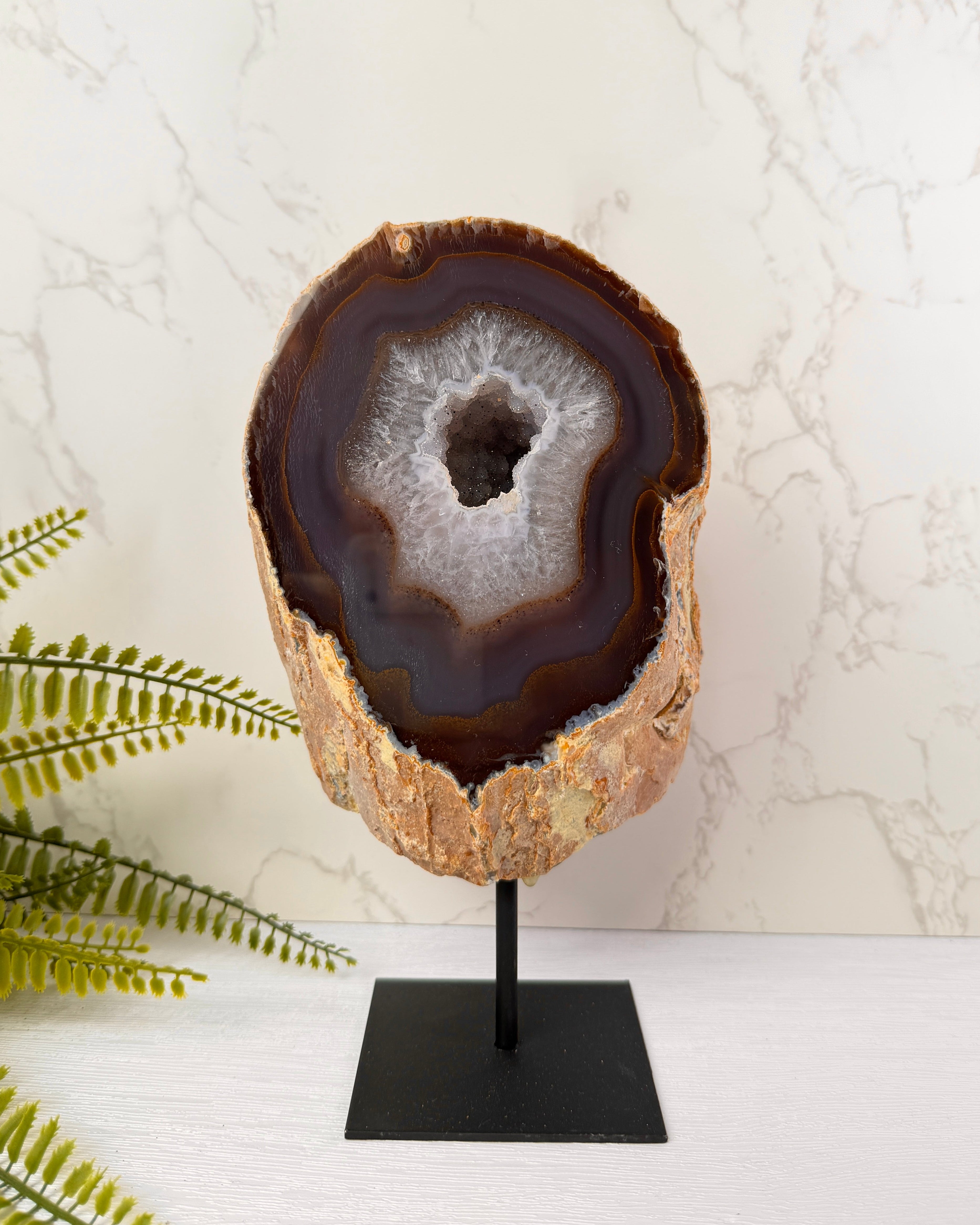Agaat geode op standaard
