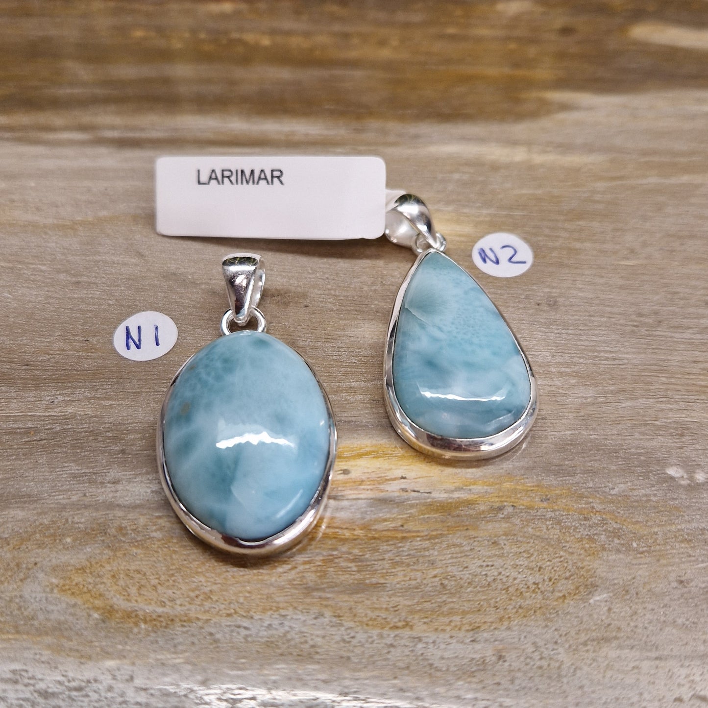 Larimar hanger