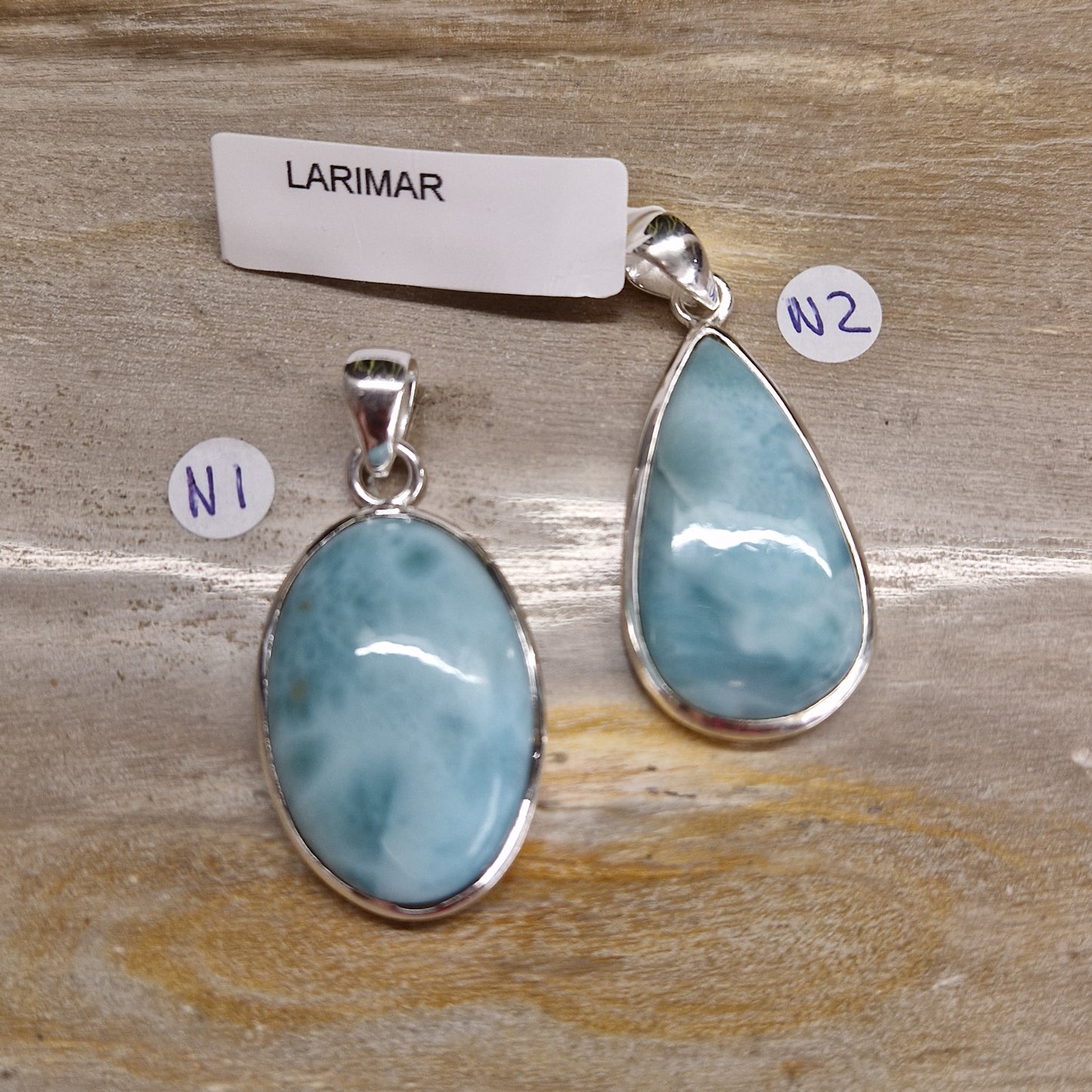 Larimar hanger