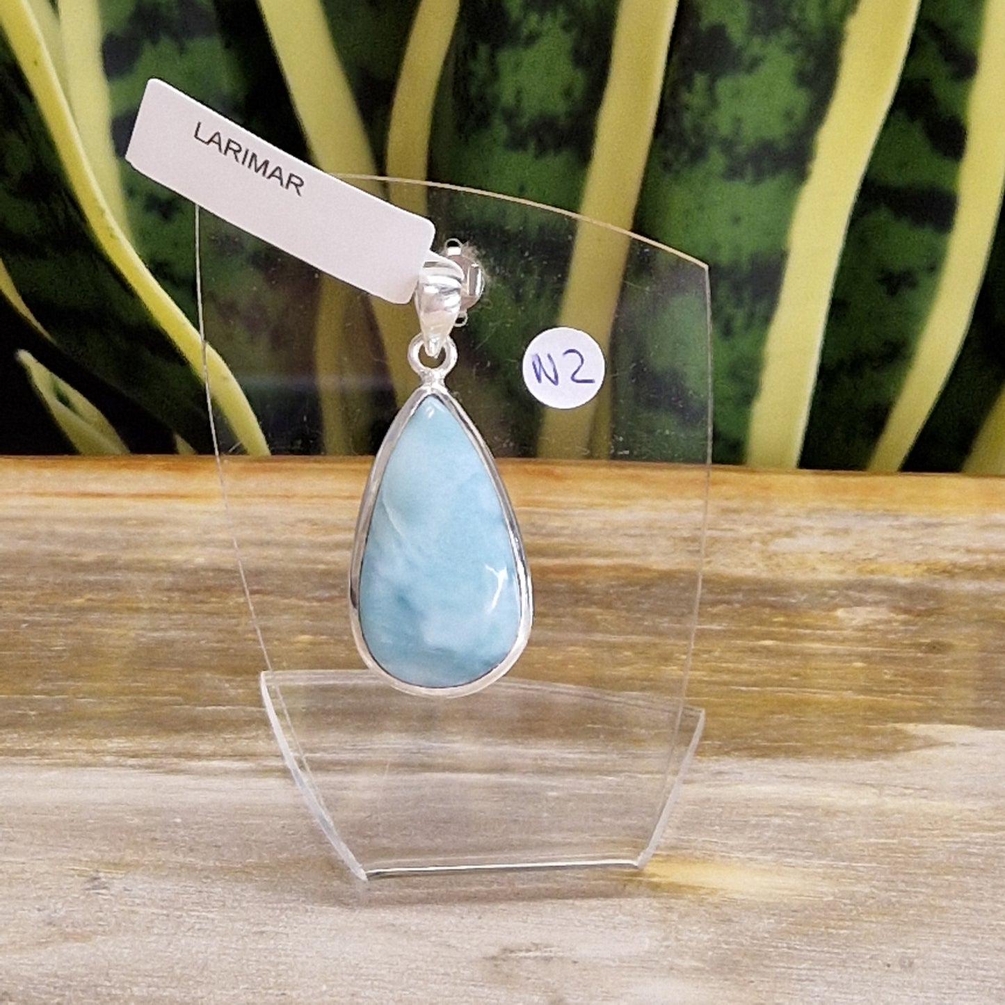 Larimar hanger