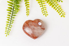 Hartjes van hematoïde kwarts