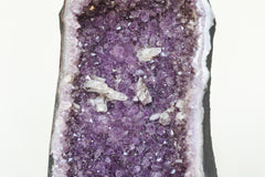 Amethist geode met calciet