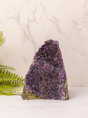 Amethist cutbase #4 - 14cm hoog