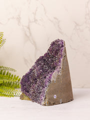 Amethist cutbase #4 - 14cm hoog