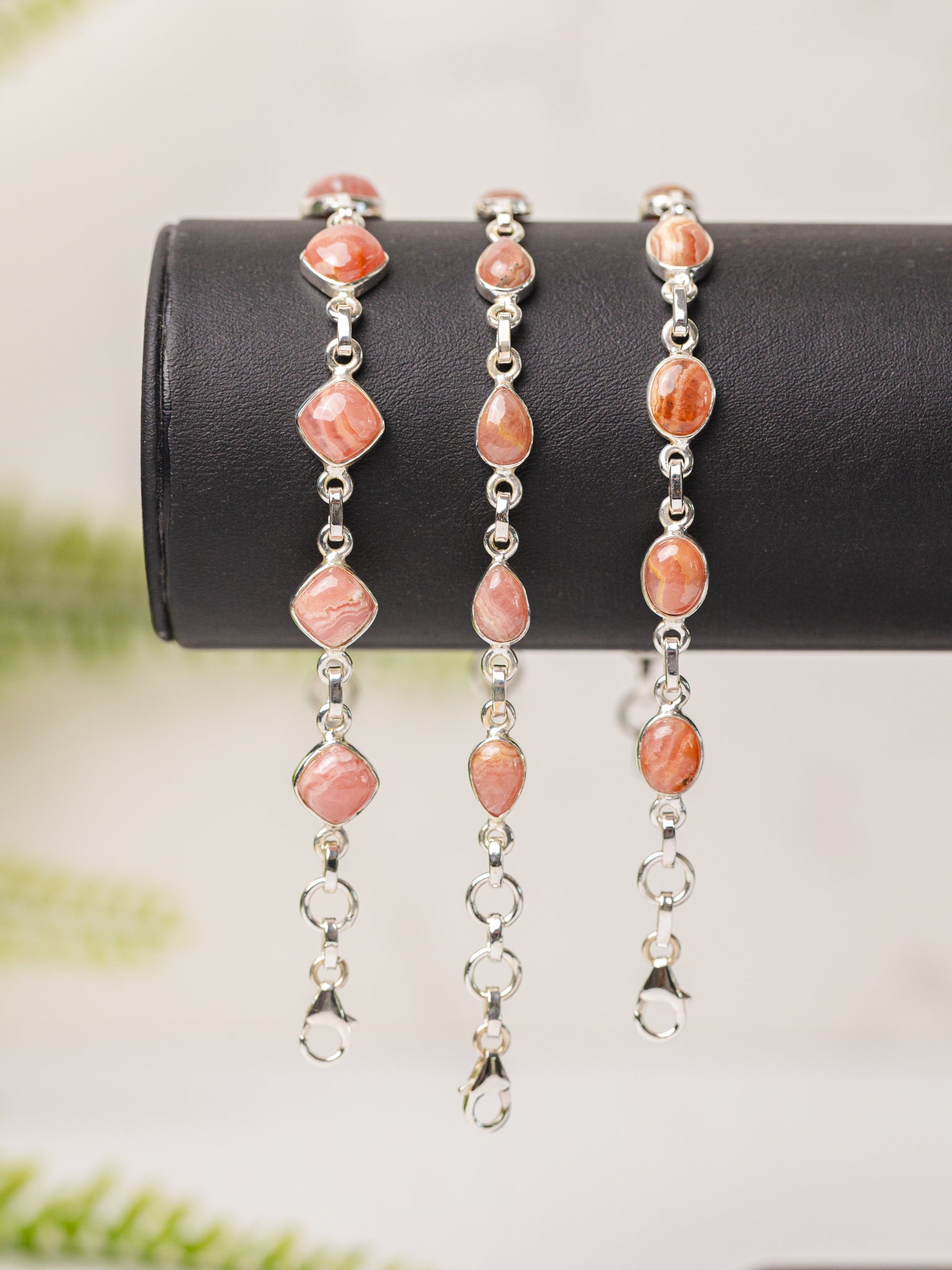 Zilveren rhodochrosiet armband vierkant / ovaal / druppel