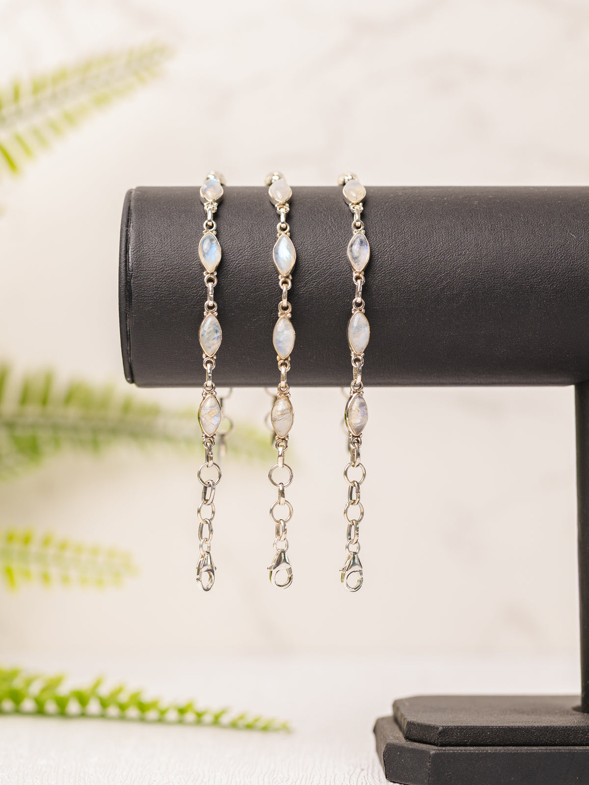 Zilveren regenboog maansteen armband ovaal