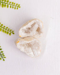 Bergkristal geode paar klein
