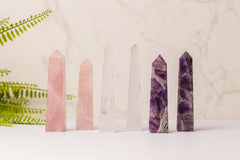 Edelsteen obelisk (Rozenkwarts, Amethist, Bergkristal)