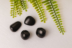 Shungiet trommelstenen