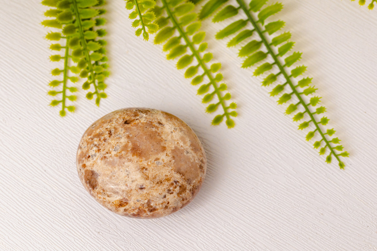 Zwarte opaal handstenen