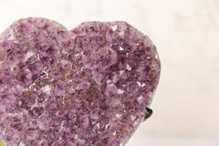 Ruw amethist hart op standaard