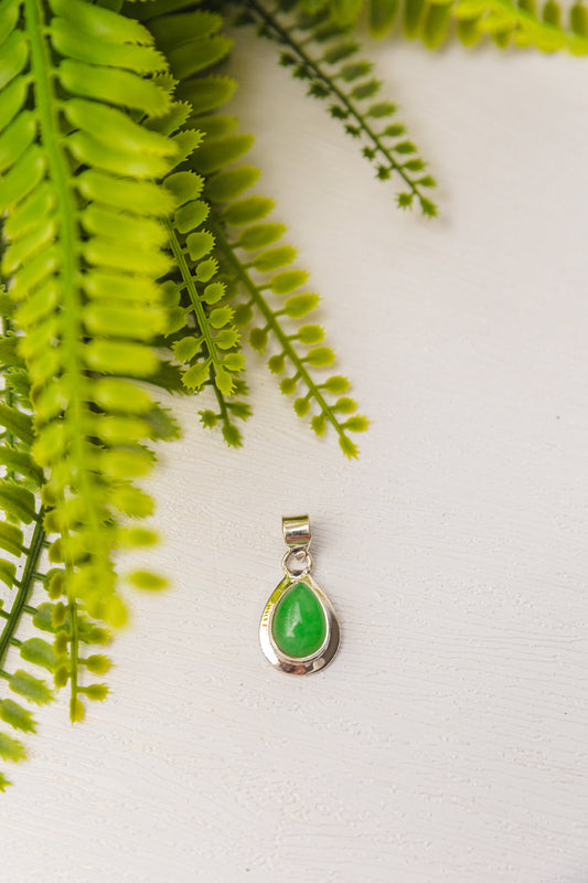 Zilveren jade druppel hanger