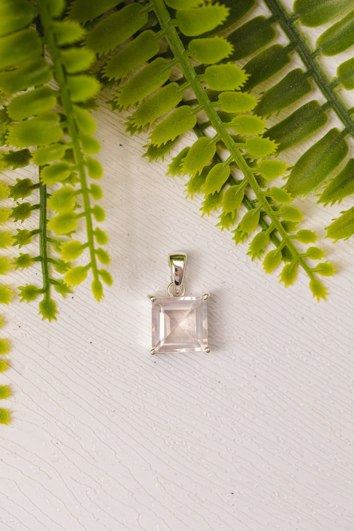 Zilveren rozenkwarts hanger vierkant