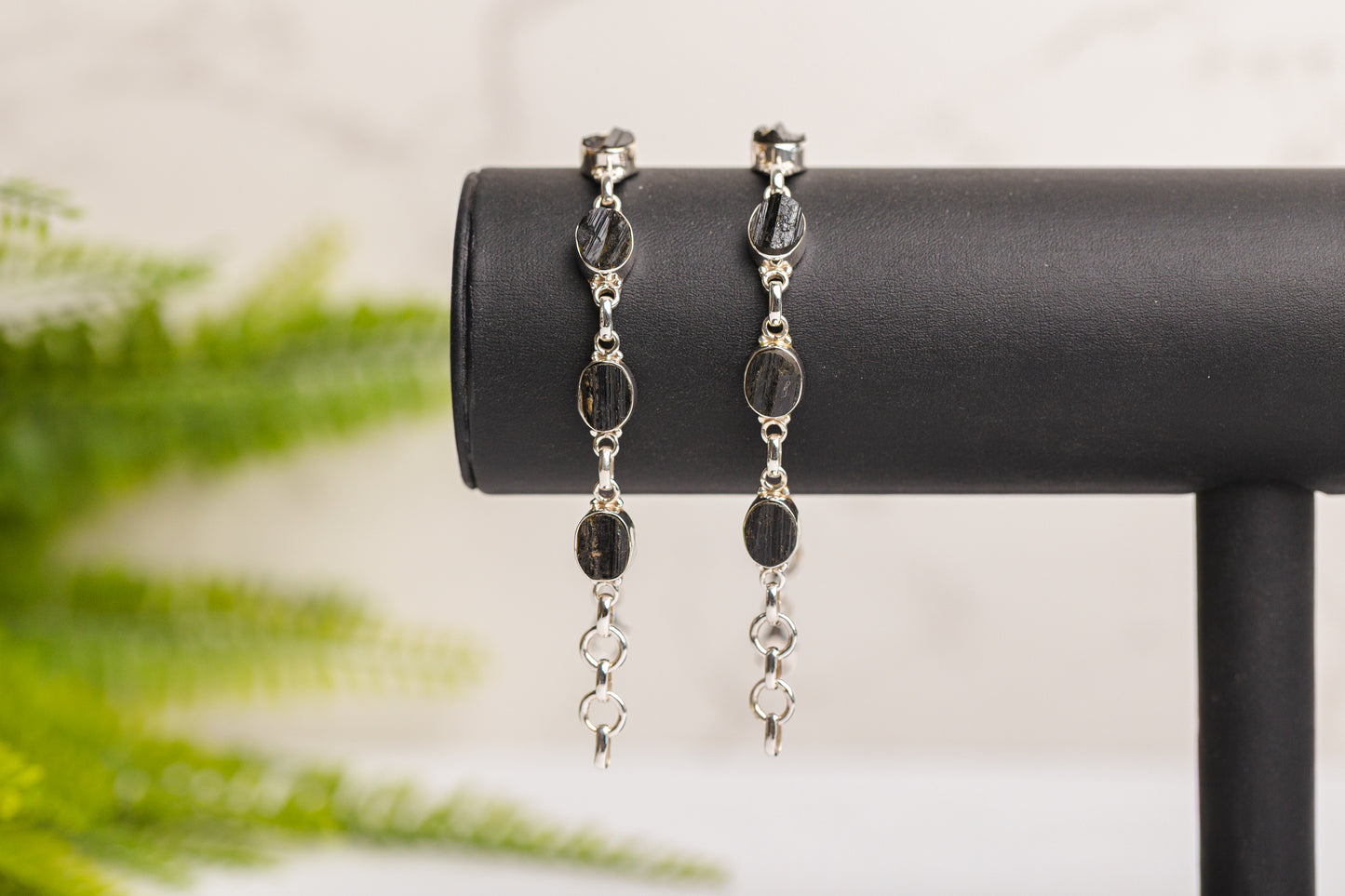 Zilveren zwarte toermalijn armband ruw