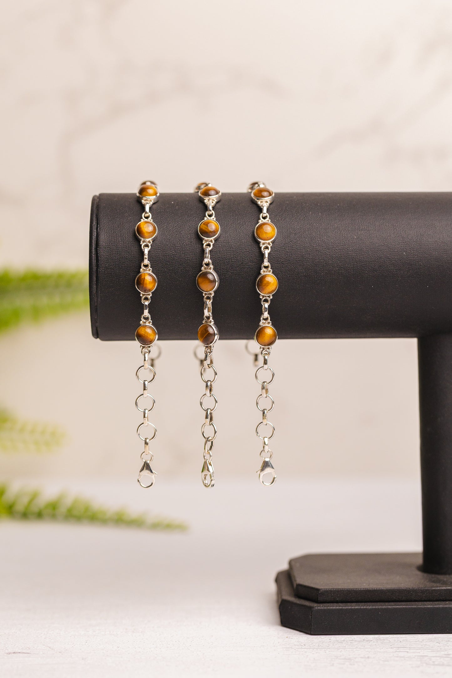 Zilveren tijgeroog armband rond