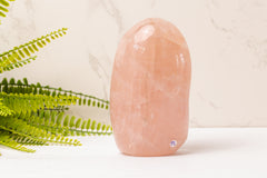 Rozenkwarts sculptuur