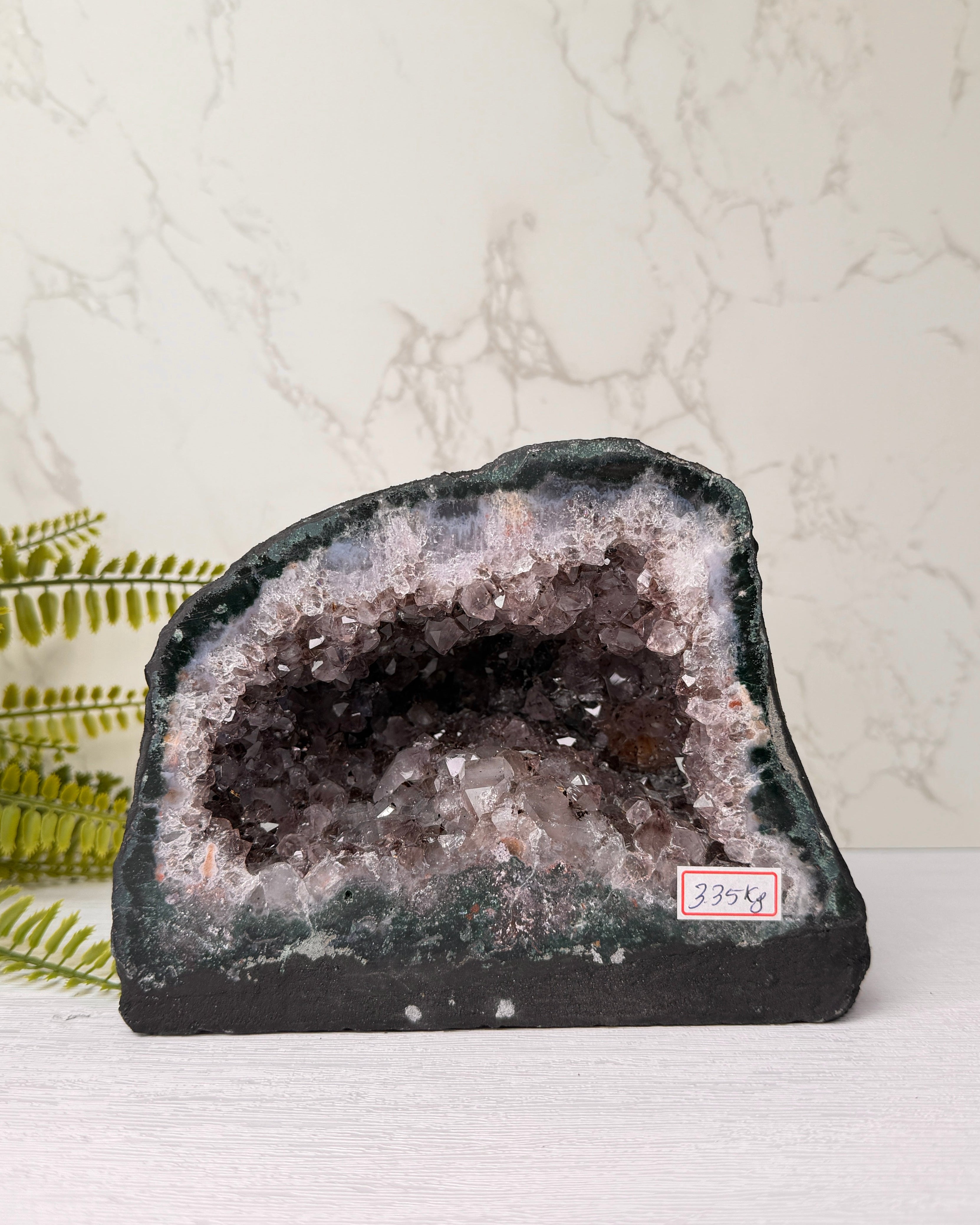 Amethist Geode met Mosagaat