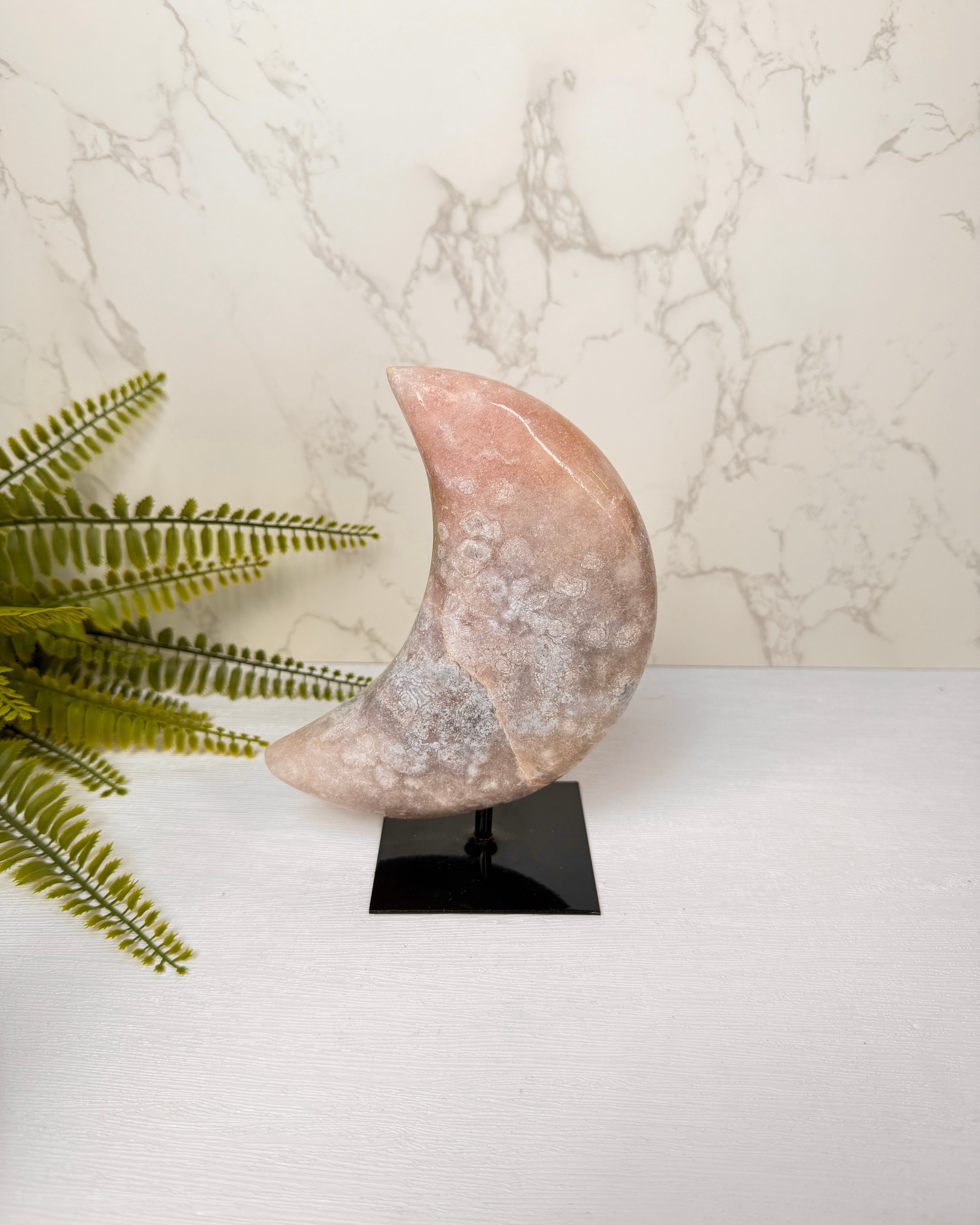 Roze Amethist Maan op standaard