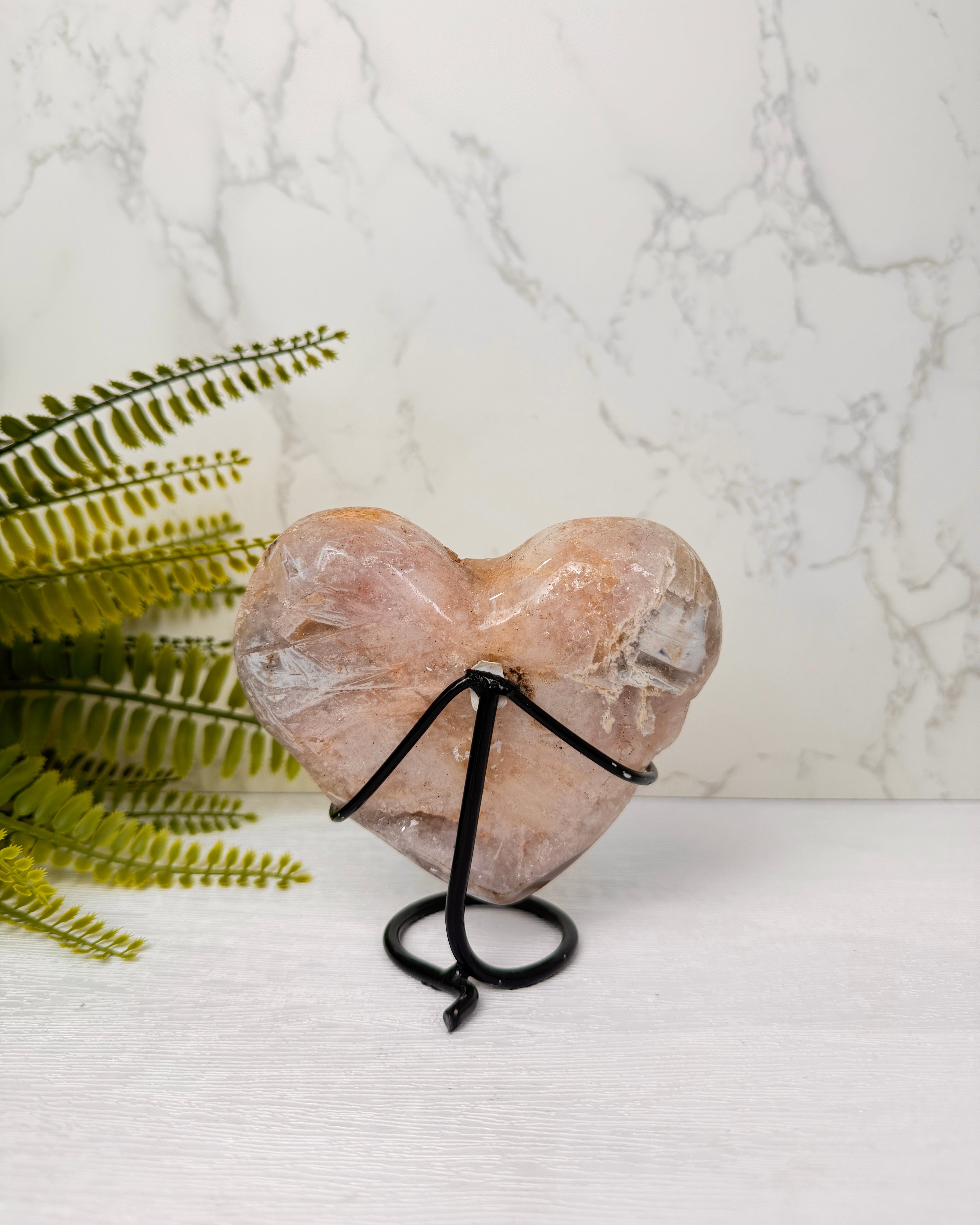 Roze Amethist hart op standaard