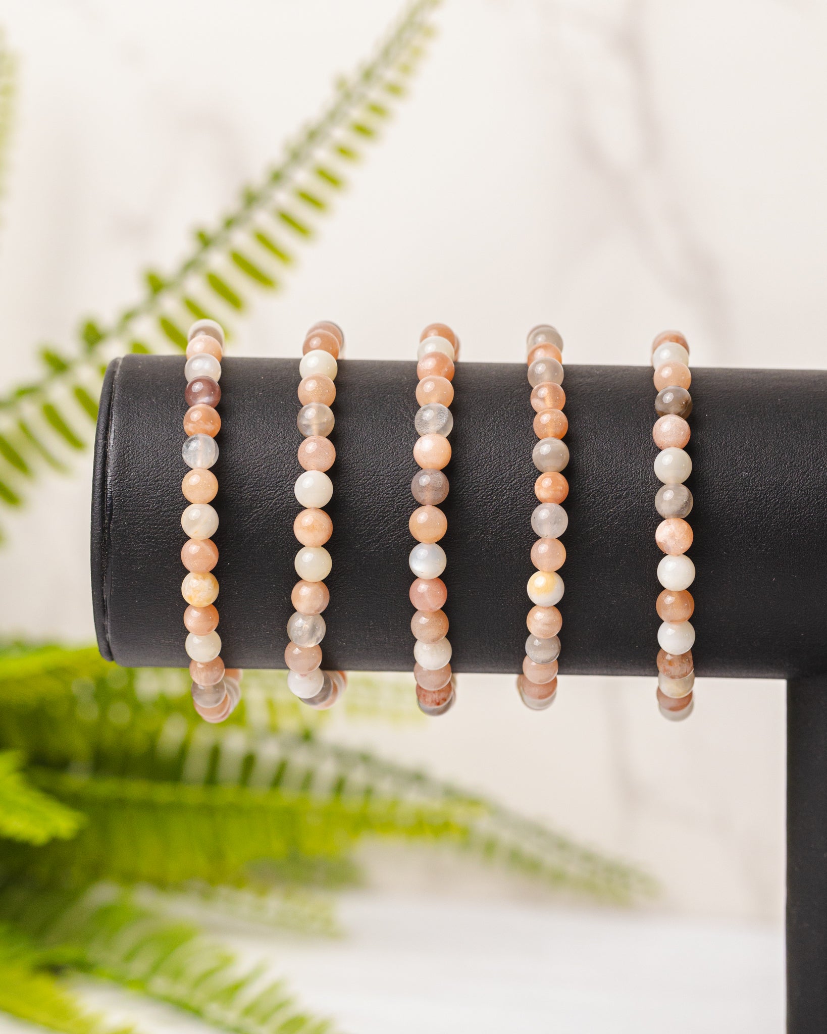 Maansteen mix armband rond 6mm - 3e gratis