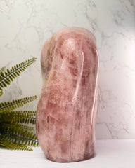 Rozenkwarts sculptuur
