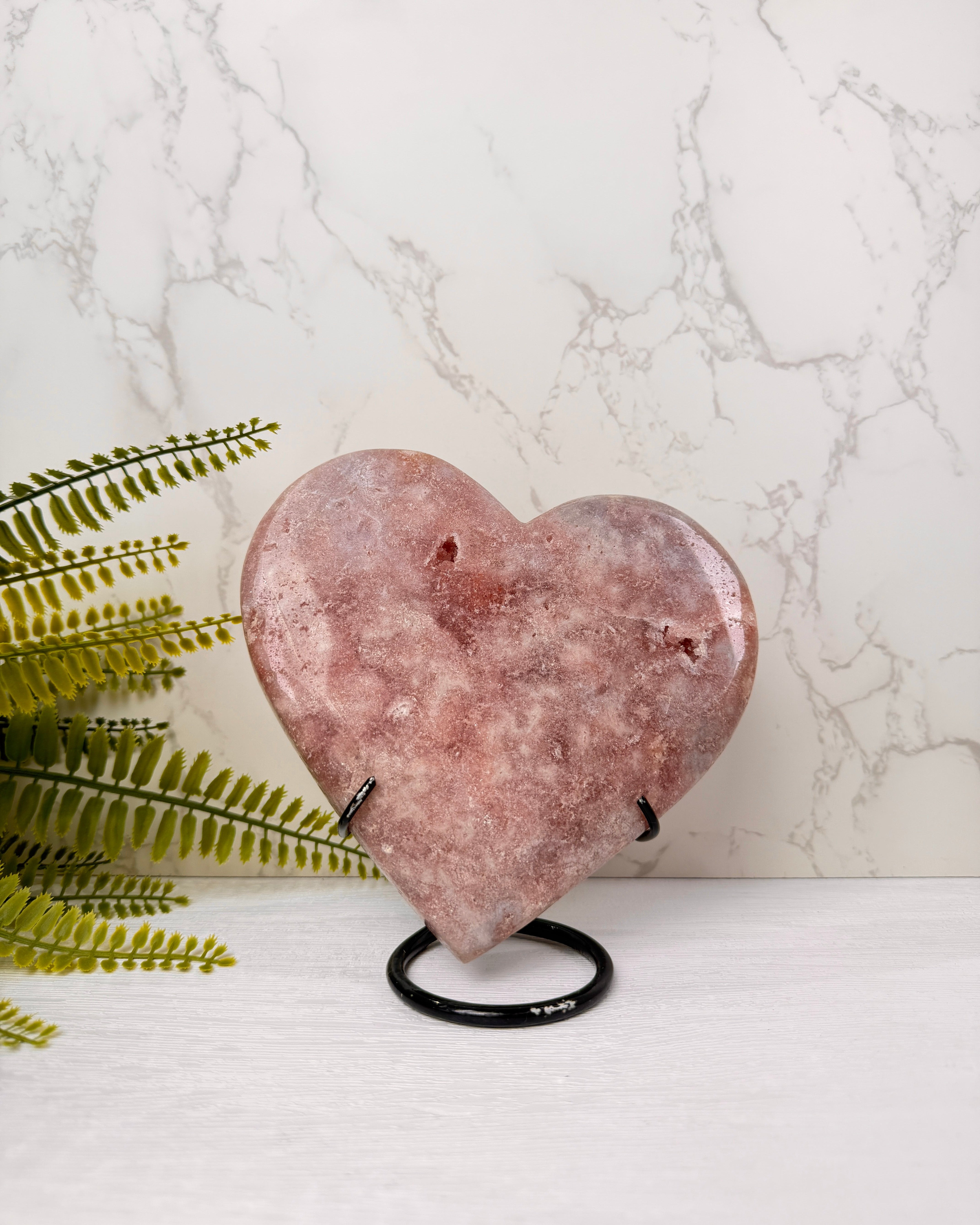 Roze Amethist hart op standaard