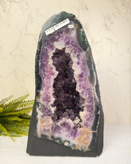 Amethist geode met Agaat rand