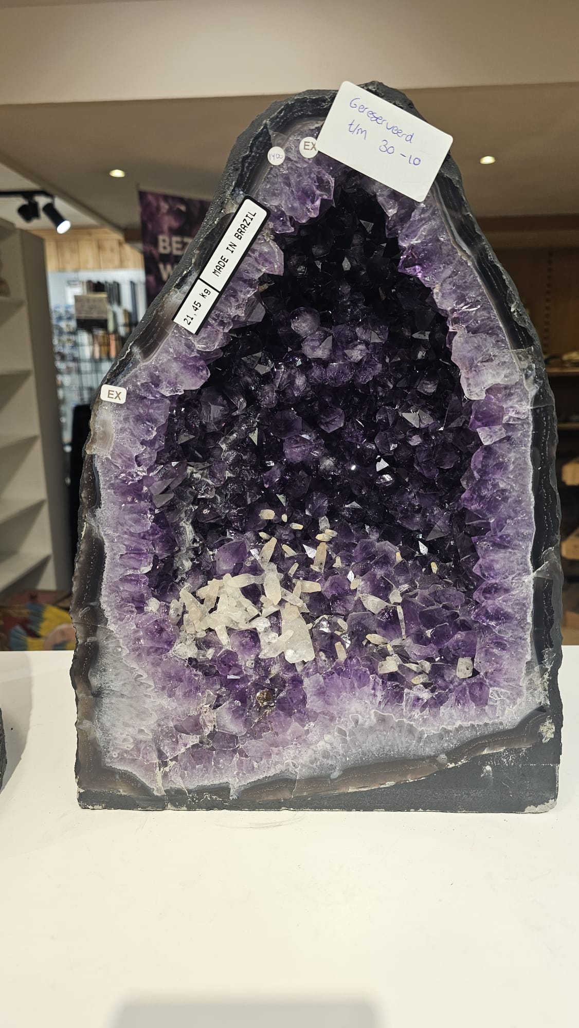 Amethist geode Simone Schrama