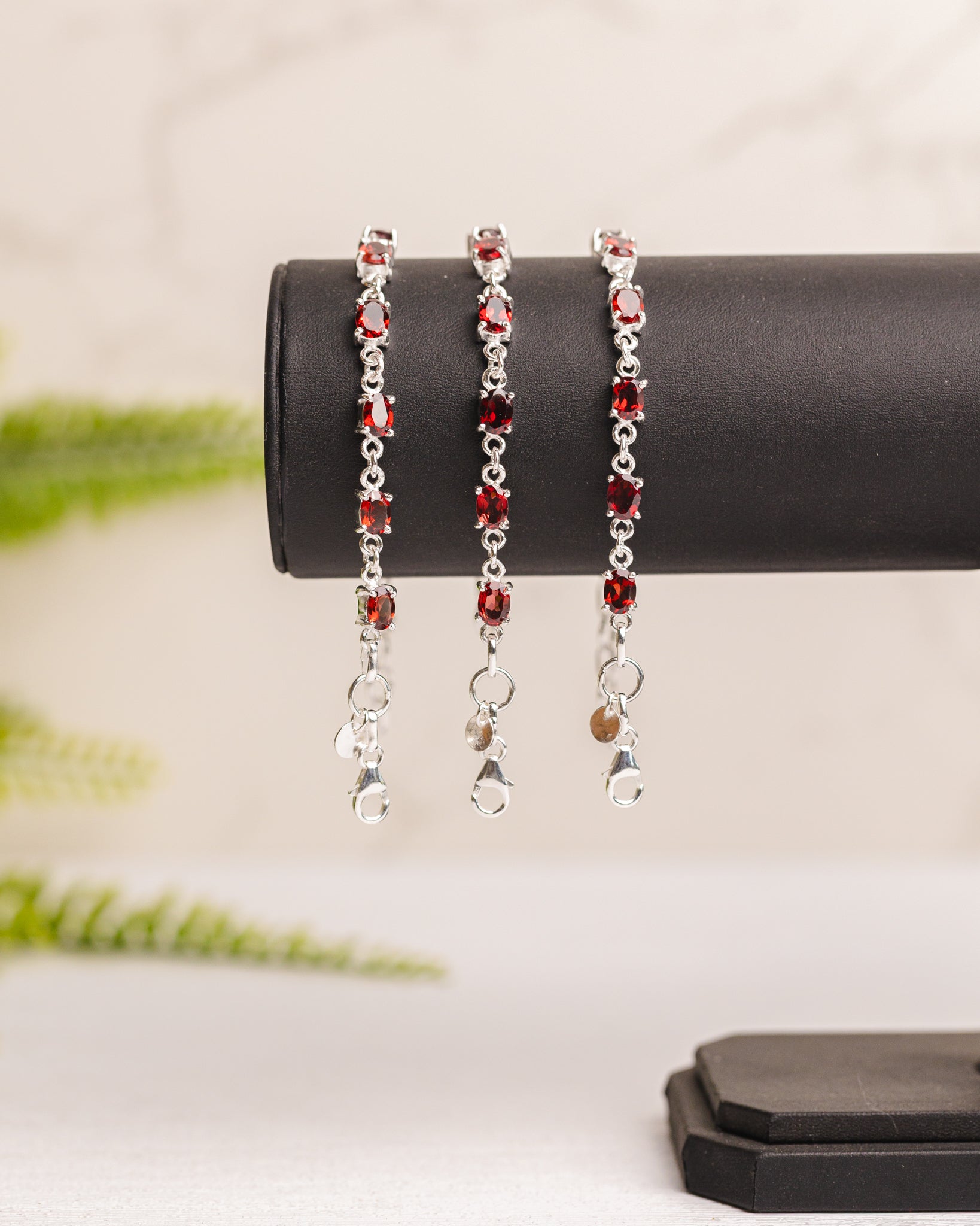 Zilveren granaat armband ovaal