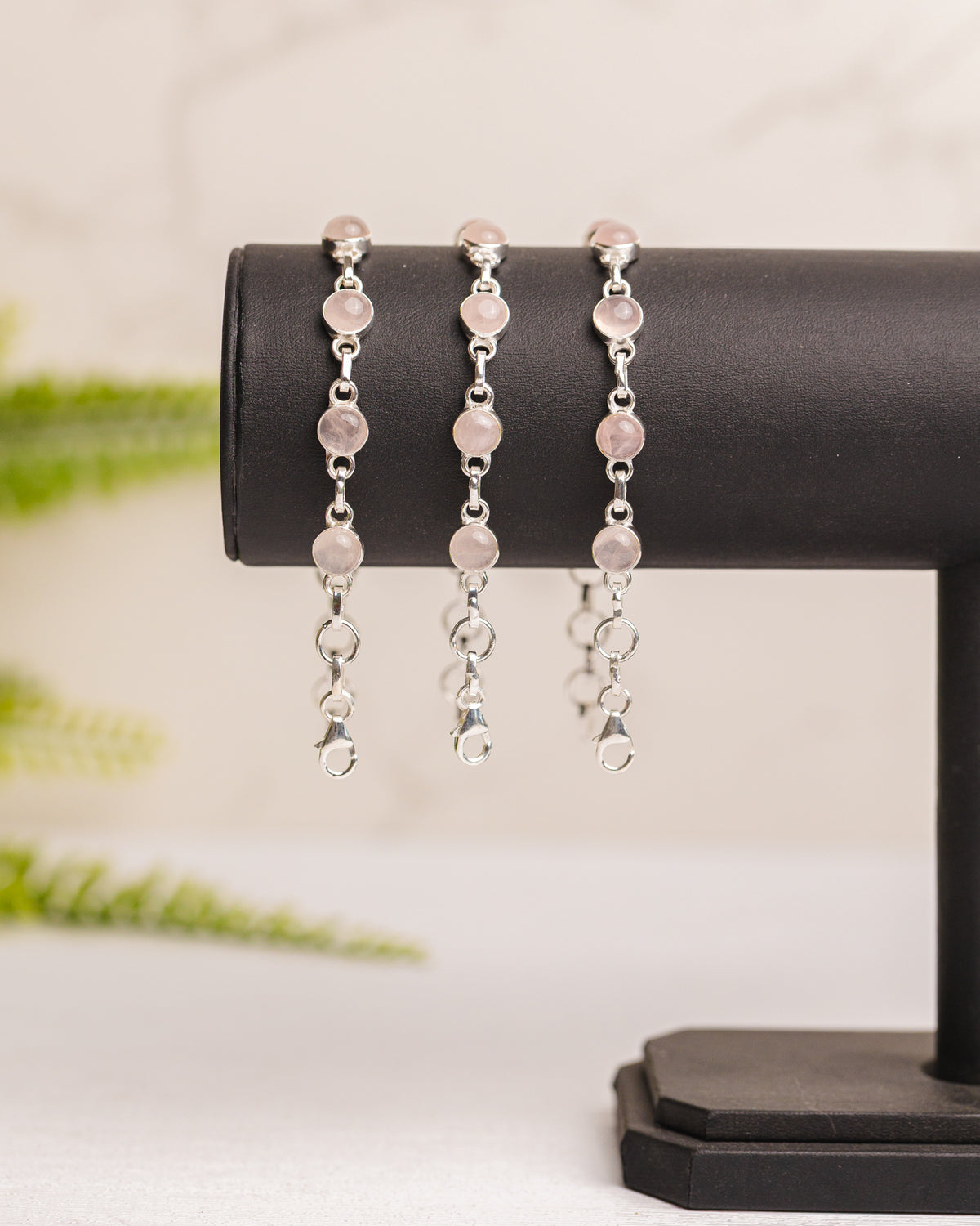 Zilveren rozenkwarts armband rond