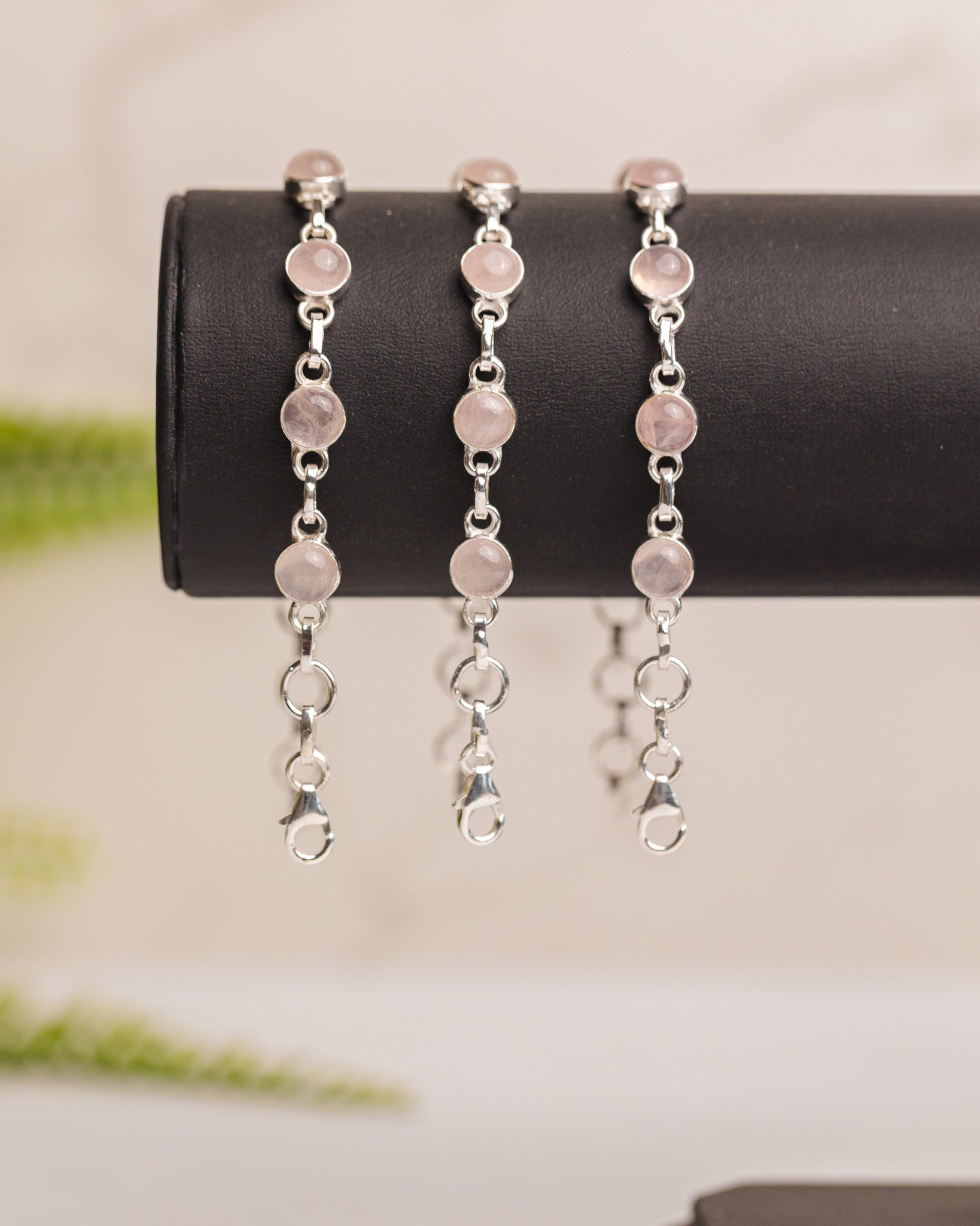 Zilveren rozenkwarts armband rond