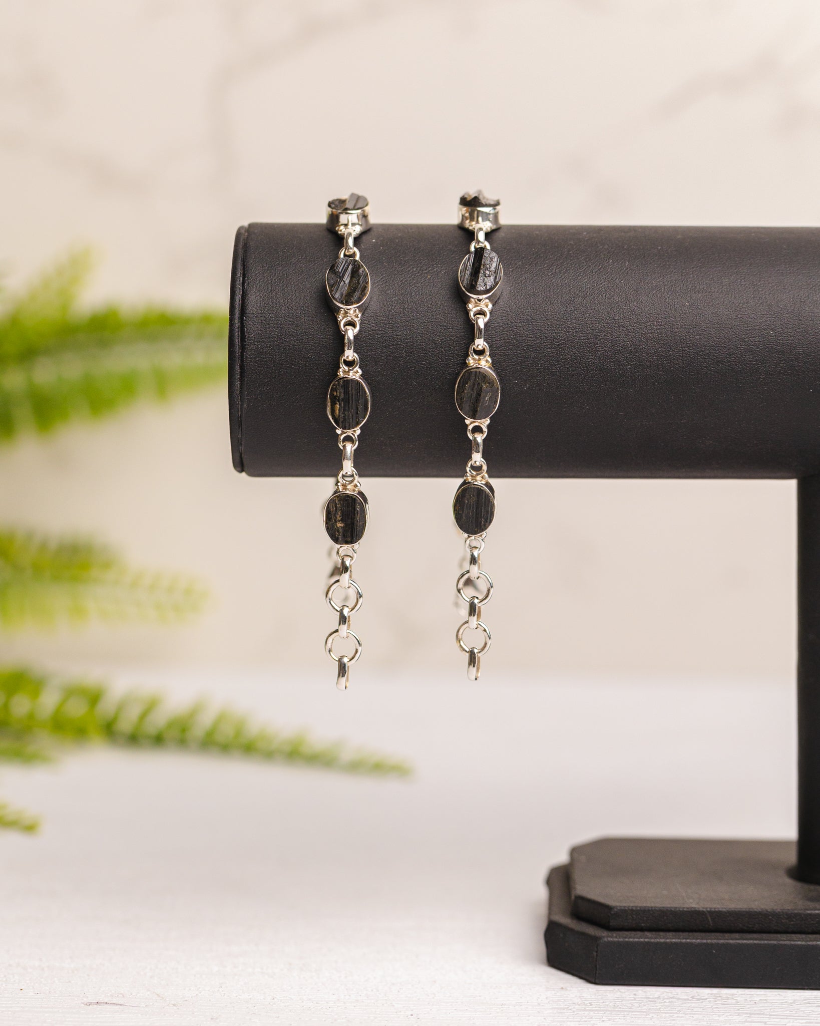 Zilveren zwarte toermalijn armband ruw