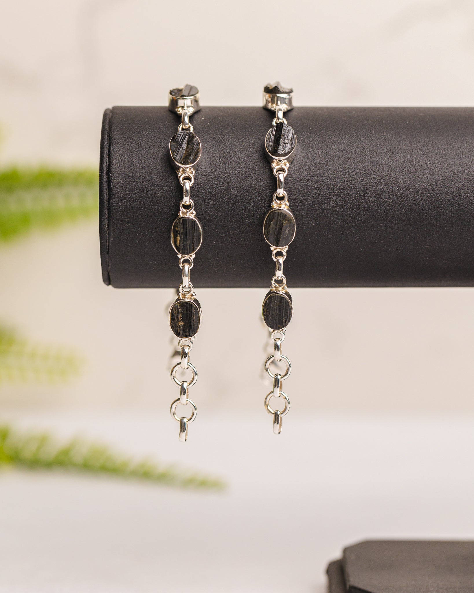 Zilveren zwarte toermalijn armband ruw