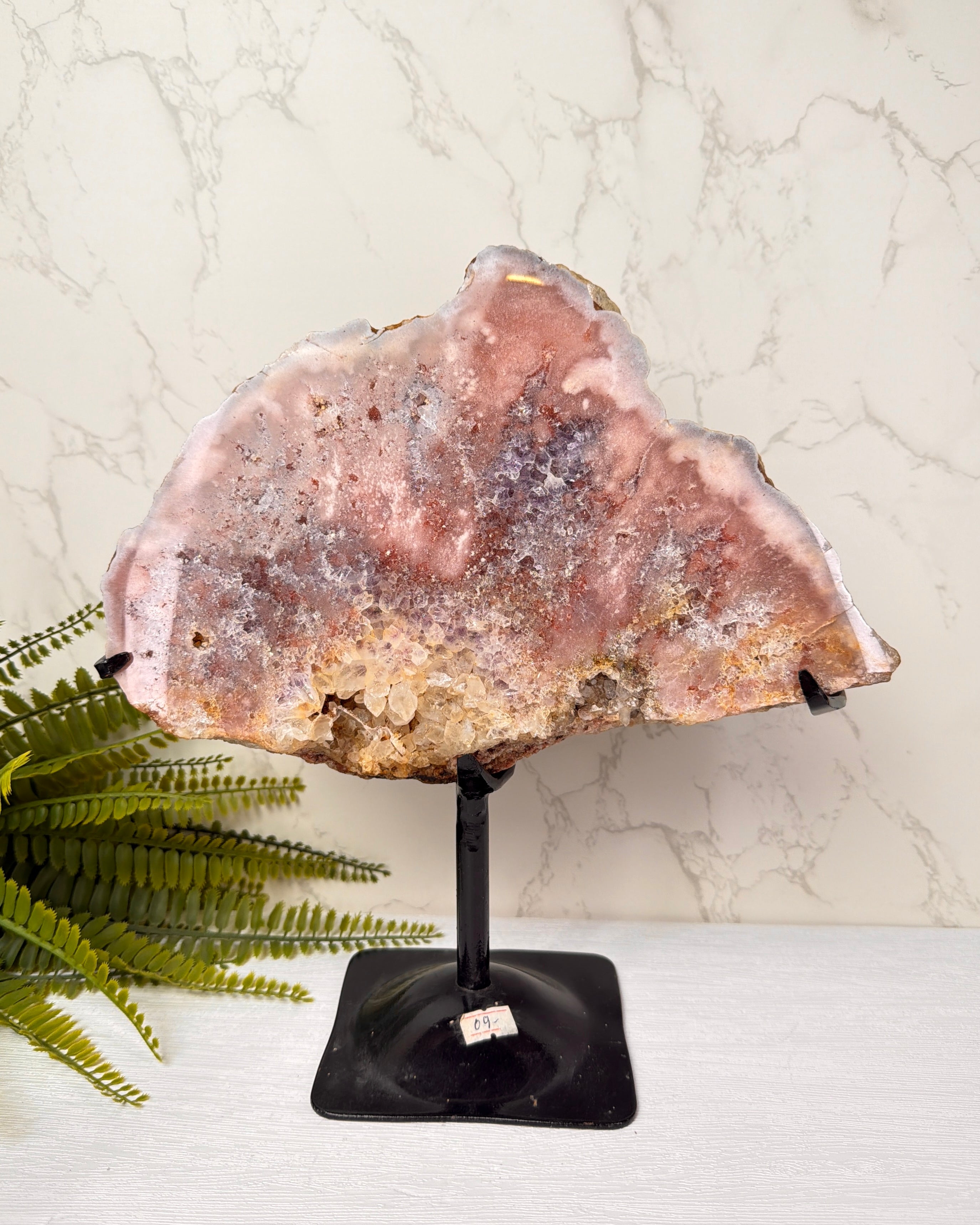 Roze amethist op standaard L nummer 1
